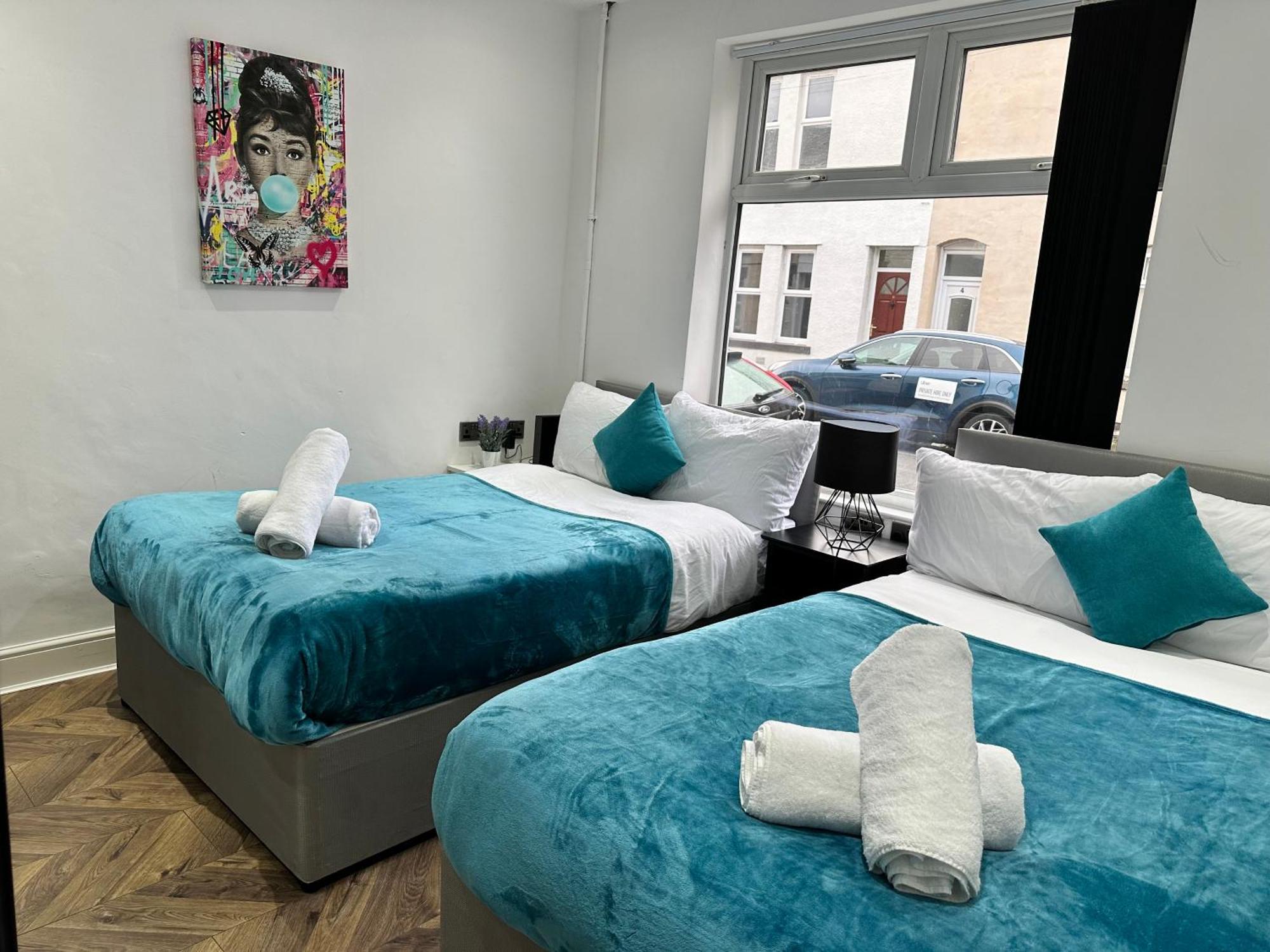 4 Bed 4 Bath House With Free Parking, 5 Mins To Lfc And 15 Mins To City Centre Liverpool Zewnętrze zdjęcie