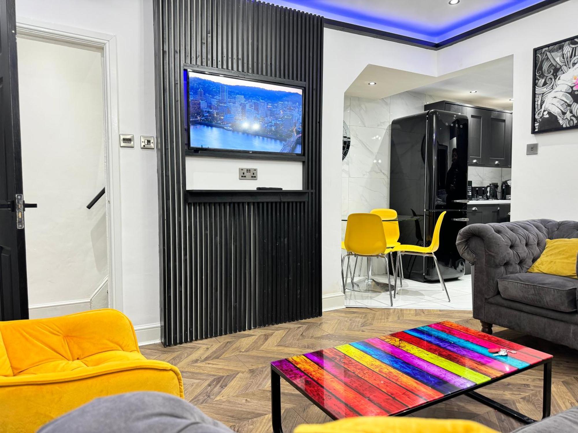 4 Bed 4 Bath House With Free Parking, 5 Mins To Lfc And 15 Mins To City Centre Liverpool Zewnętrze zdjęcie