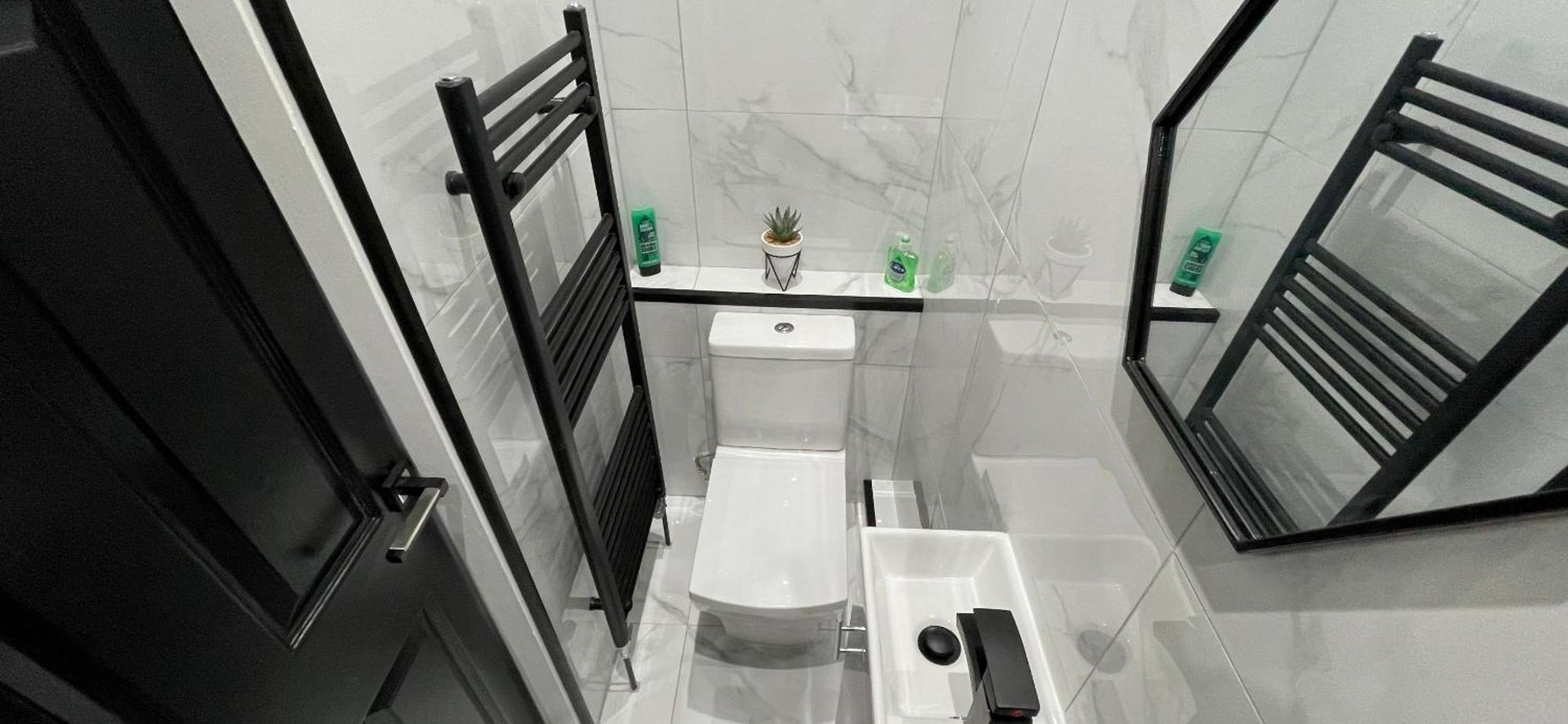 4 Bed 4 Bath House With Free Parking, 5 Mins To Lfc And 15 Mins To City Centre Liverpool Zewnętrze zdjęcie